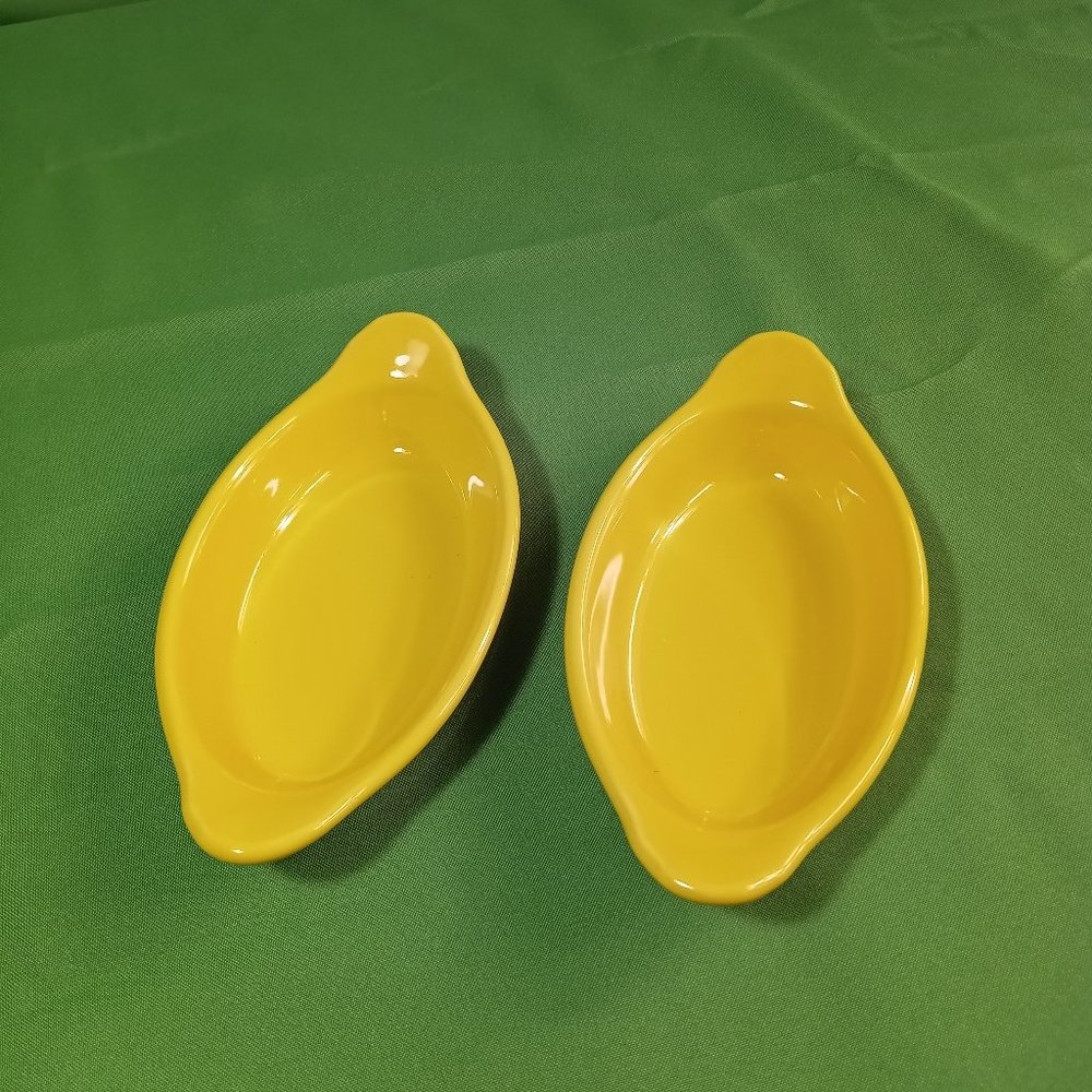 NWOT   Pretty Yellow Au Gratin or Dessert Dishes-